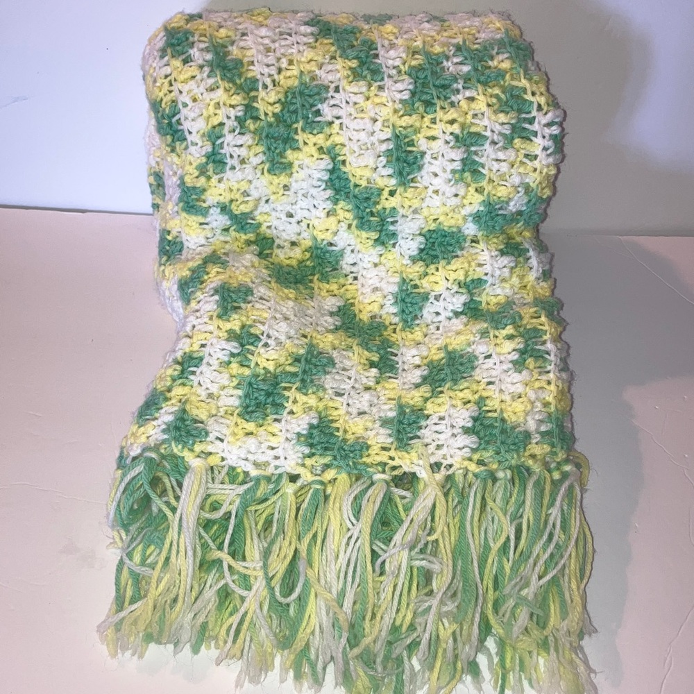 Handmade Vintage White, Green and Yellow Knitted Throw Blanket‎ 52”x72”